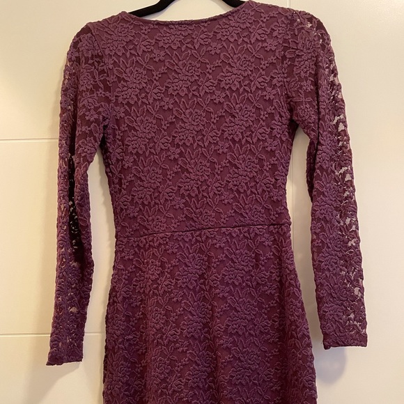 Abercrombie & Fitch Burgundy Lace overlay Dress - Picture 3 of 4
